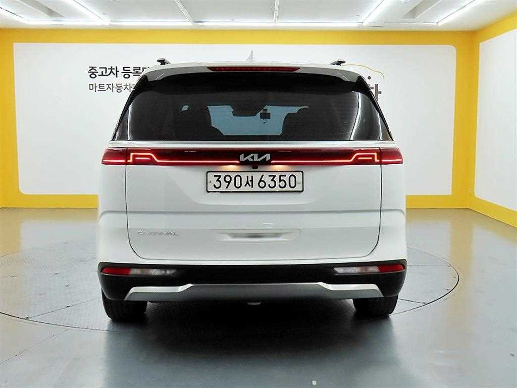 KIA Carnival - Vista 3