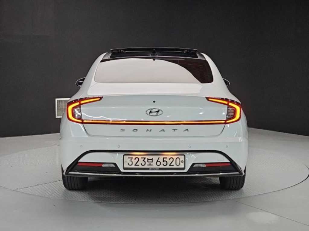 HYUNDAI Sonata - Vista 4