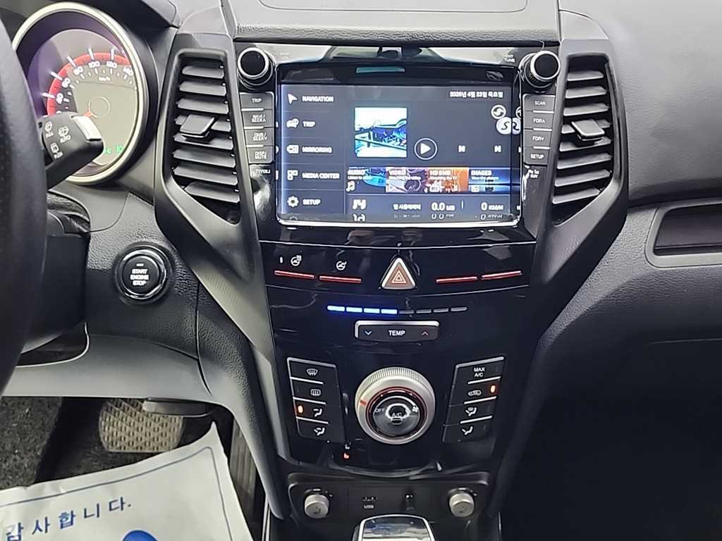 Ssangyong Tivoli - Vista 10