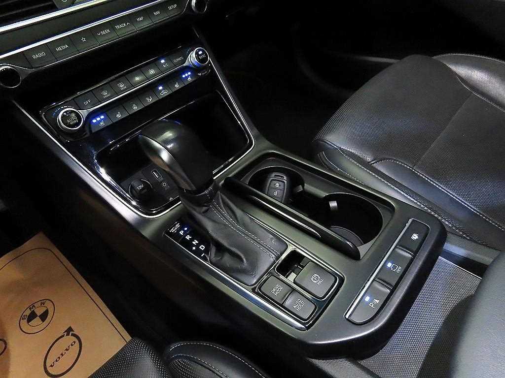 HYUNDAI Grandeur - Vista 12