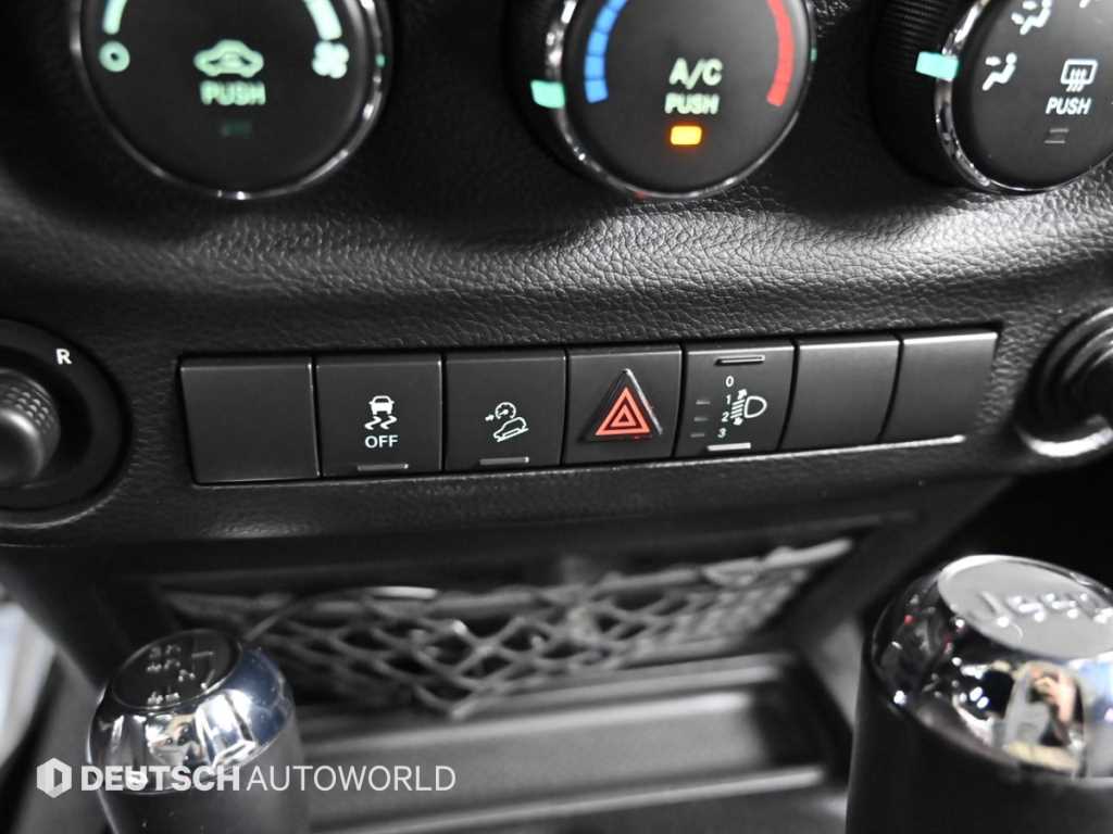 Jeep Wrangler 2011 Blanco - Importación desde Corea - HF Imports Iquique - Foto 17