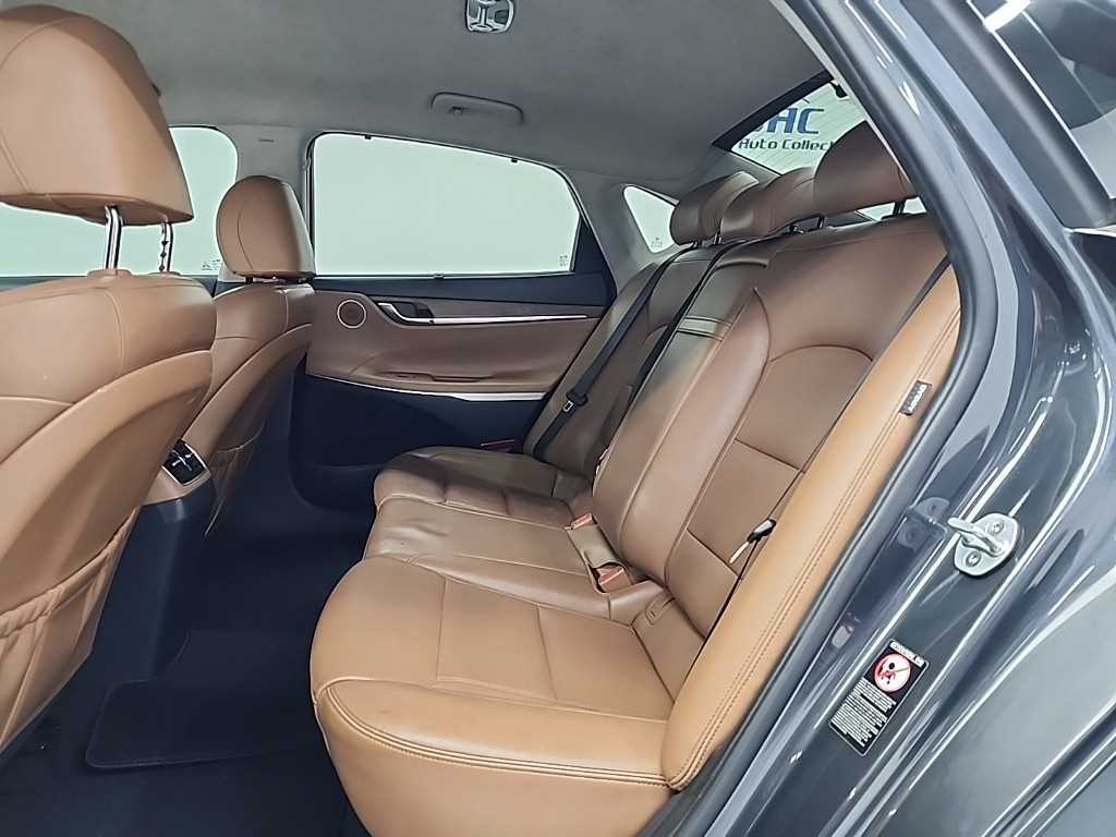 HYUNDAI Grandeur - Vista 12