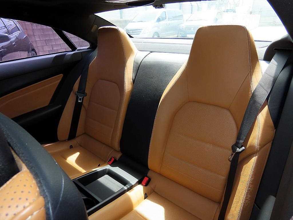 Mercedes Benz E class - Vista 6