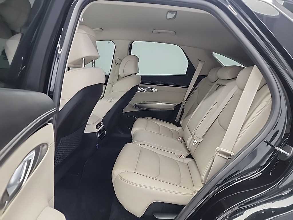 Genesis GV70 - Vista 12