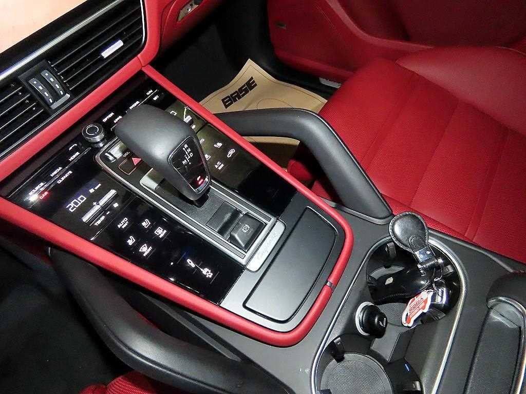 Porsche Cayenne - Vista 12