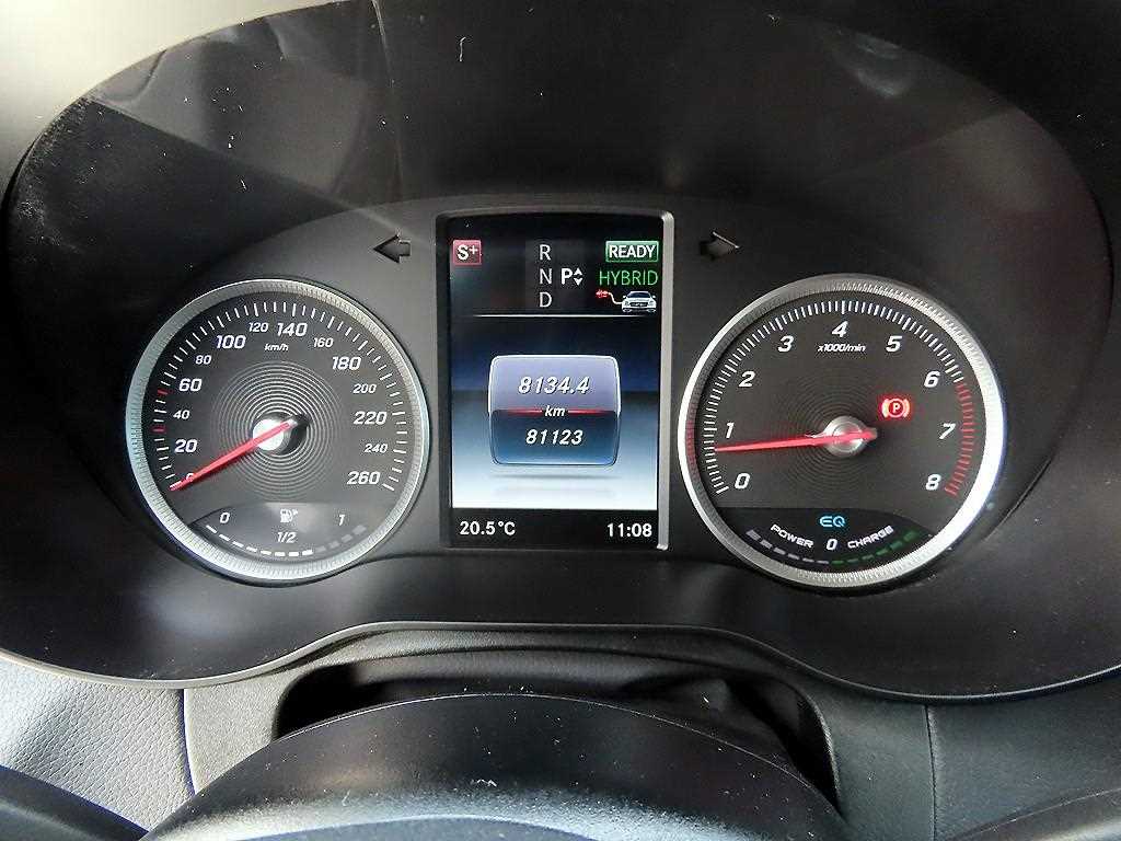 Mercedes Benz GLC Class - Vista 9