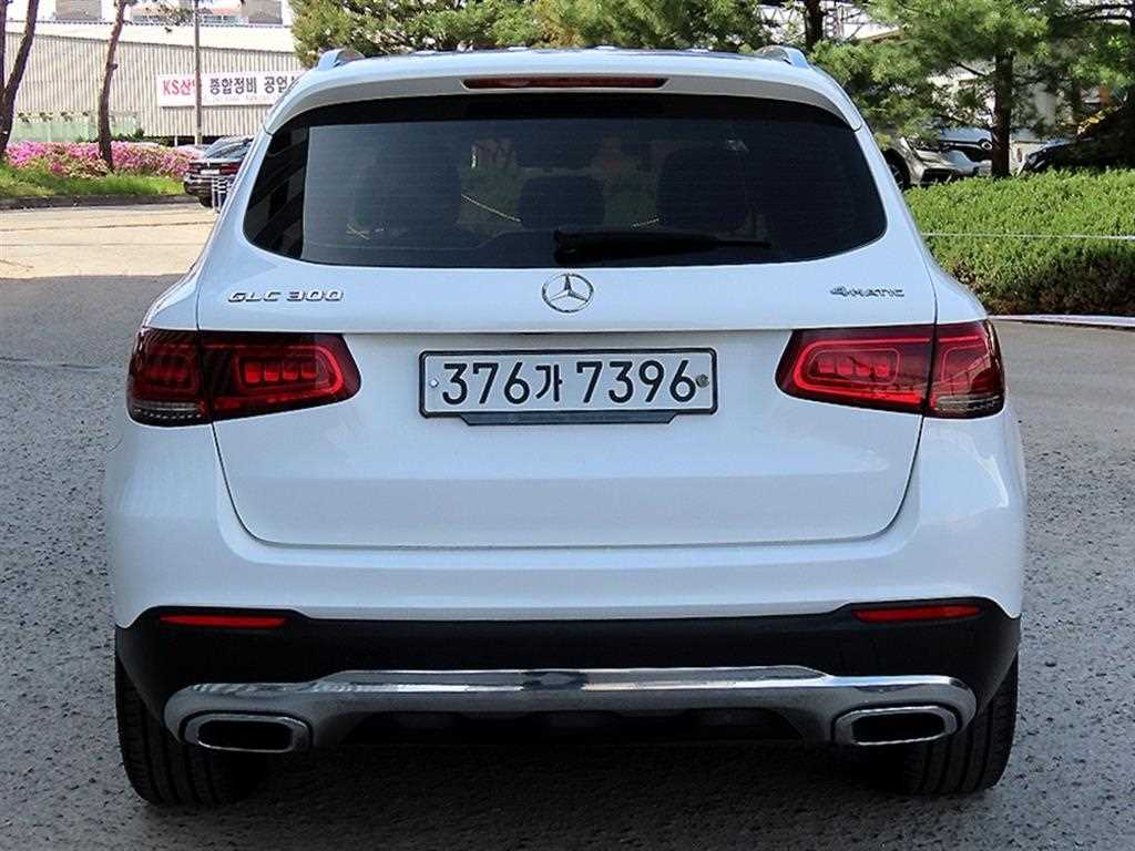 Mercedes Benz GLC Class - Vista 4