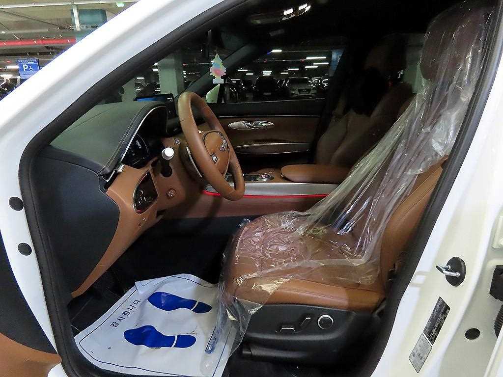 Genesis GV70 - Vista 6