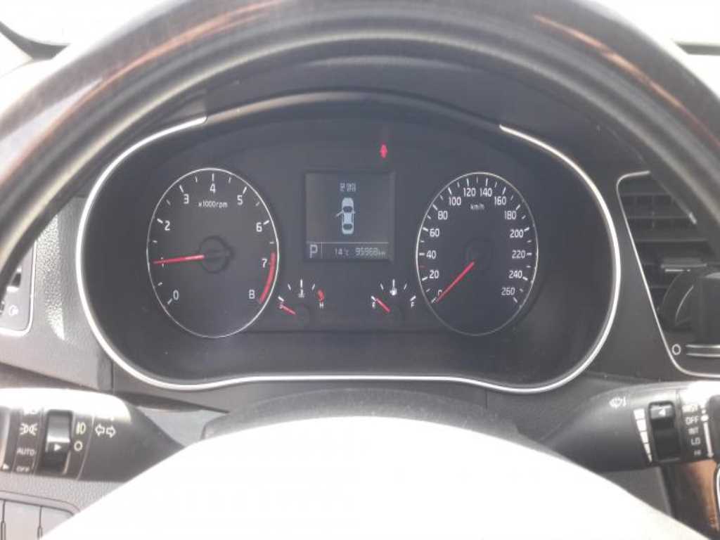KIA K7 - Vista 5