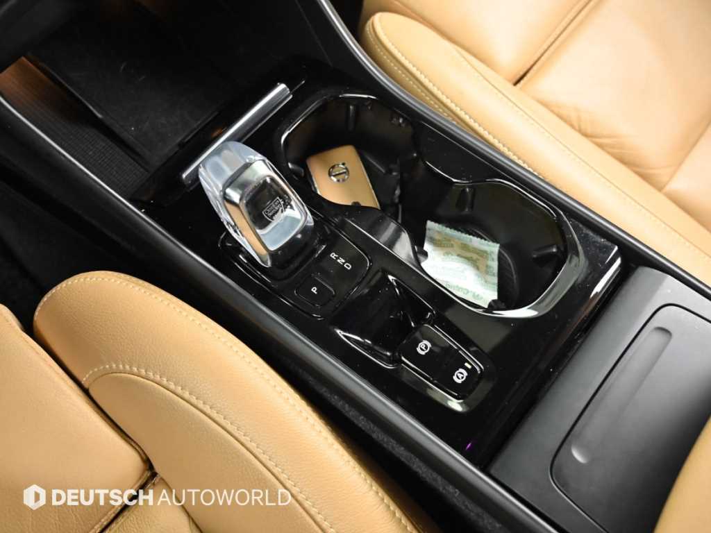 Volvo XC40 - Vista 9
