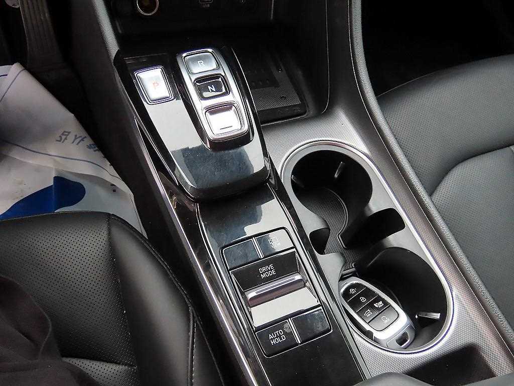 HYUNDAI Sonata - Vista 10