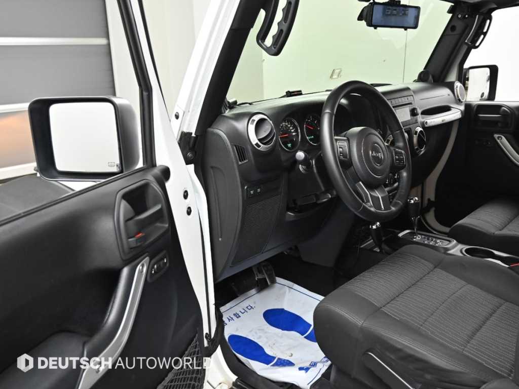 Jeep Wrangler - Vista 11