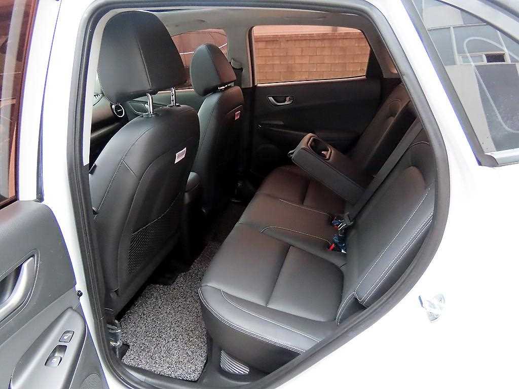 HYUNDAI Kona - Vista 6