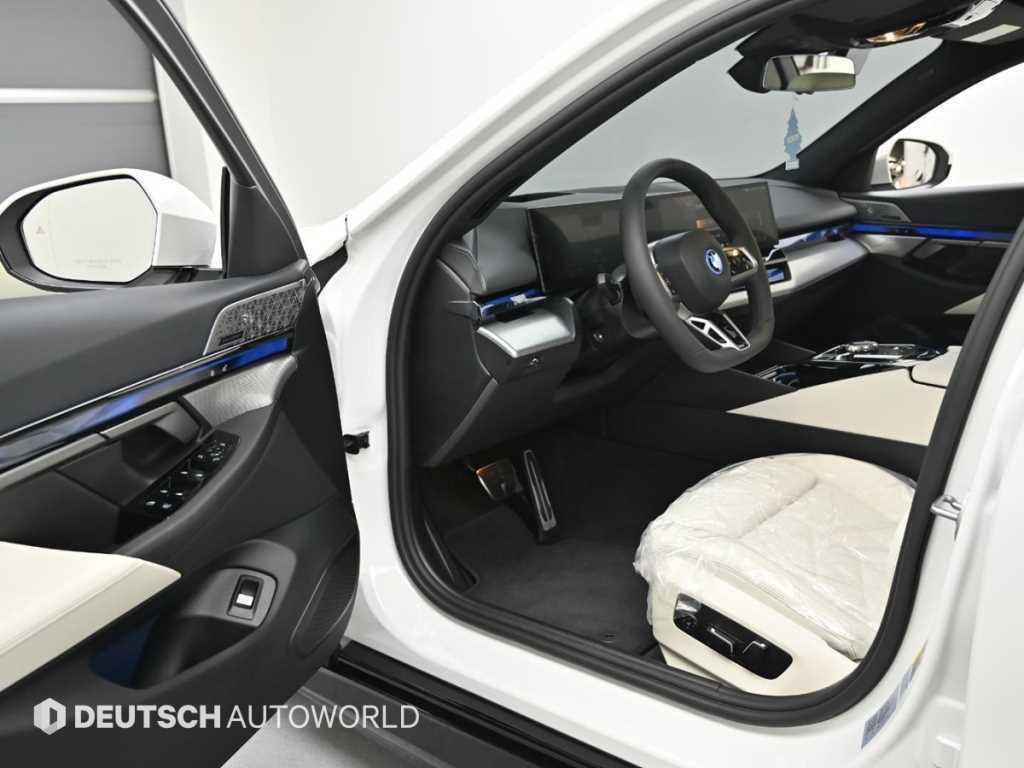 BMW i5 - Vista 11