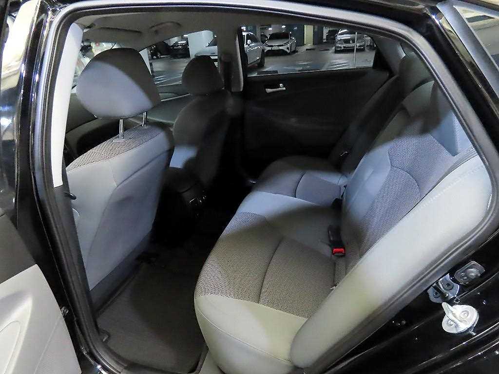 HYUNDAI Sonata - Vista 7