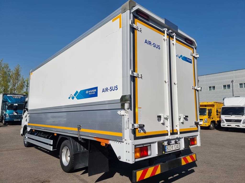 medium and large cargo truck - Vista 4