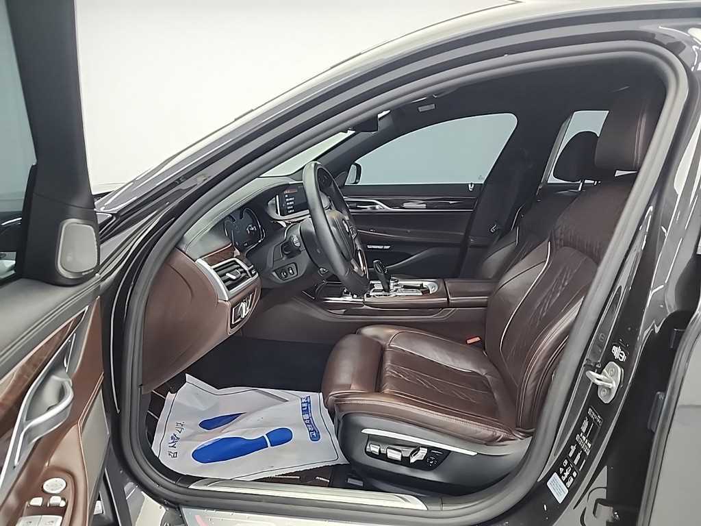 BMW 7 Series - Vista 11
