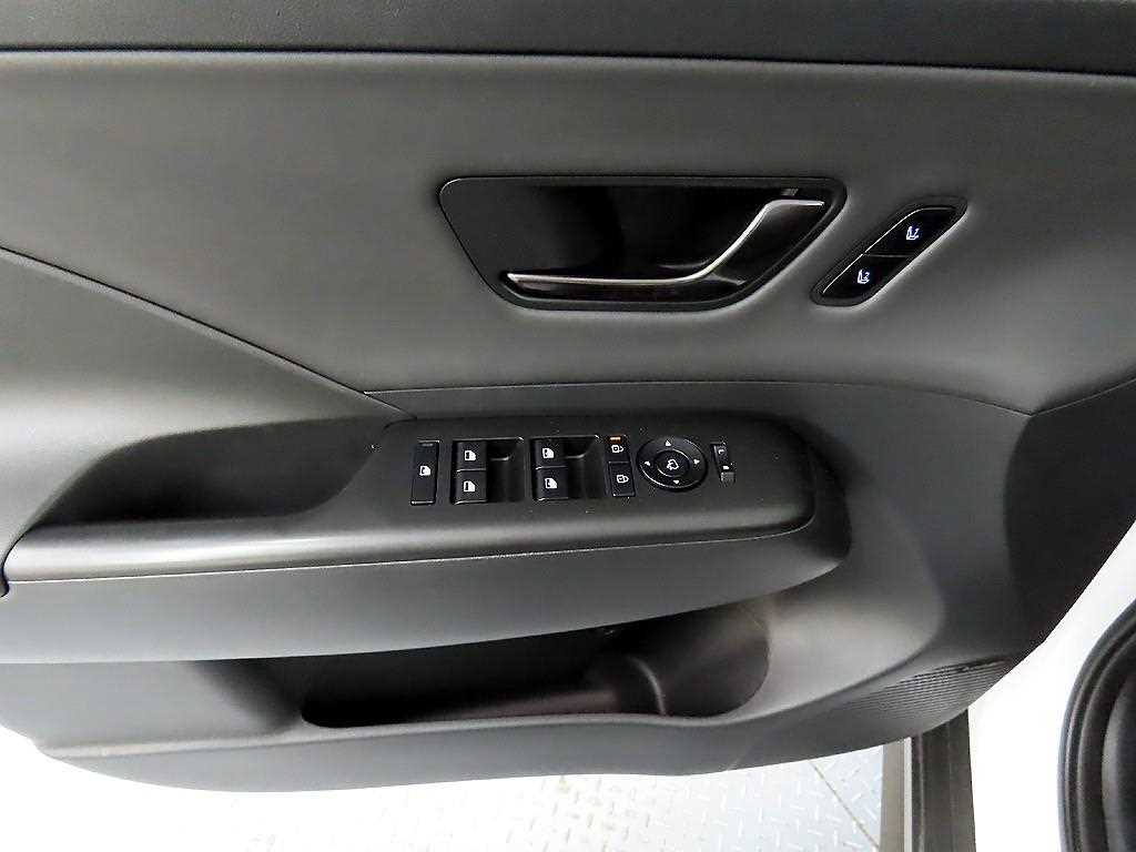HYUNDAI Kona - Vista 11