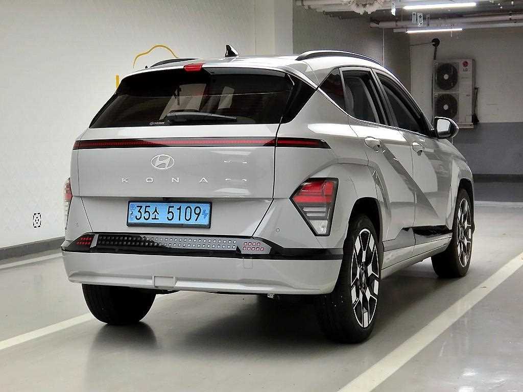 HYUNDAI Kona - Vista 4
