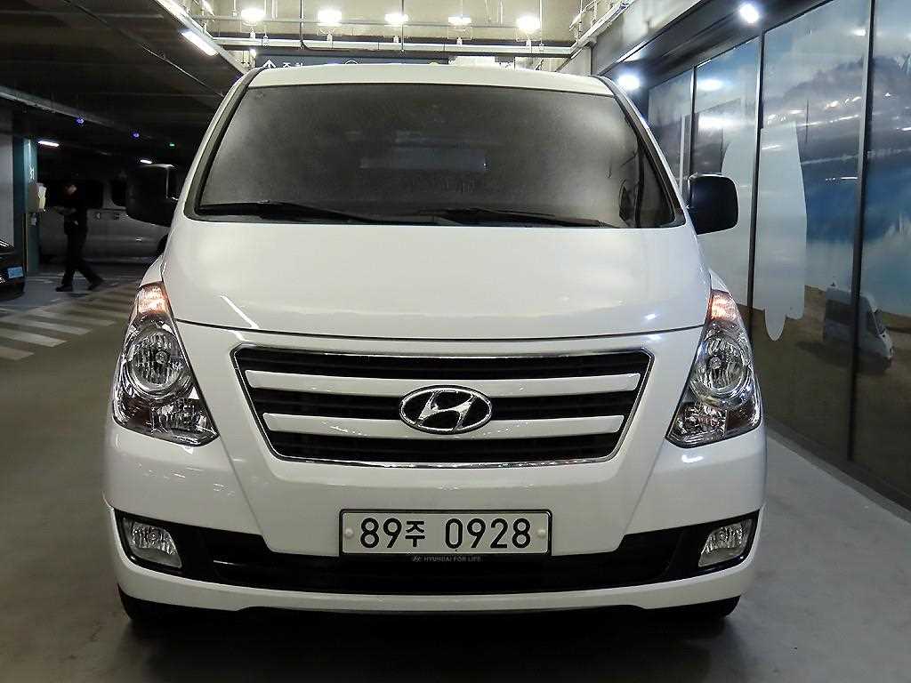 HYUNDAI Starex - Vista 2