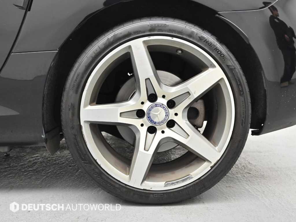 Mercedes Benz SLC Class - Vista 5