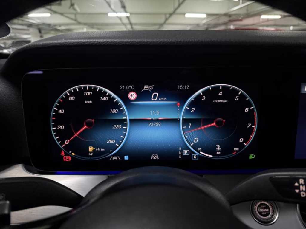 Mercedes Benz E class - Vista 8