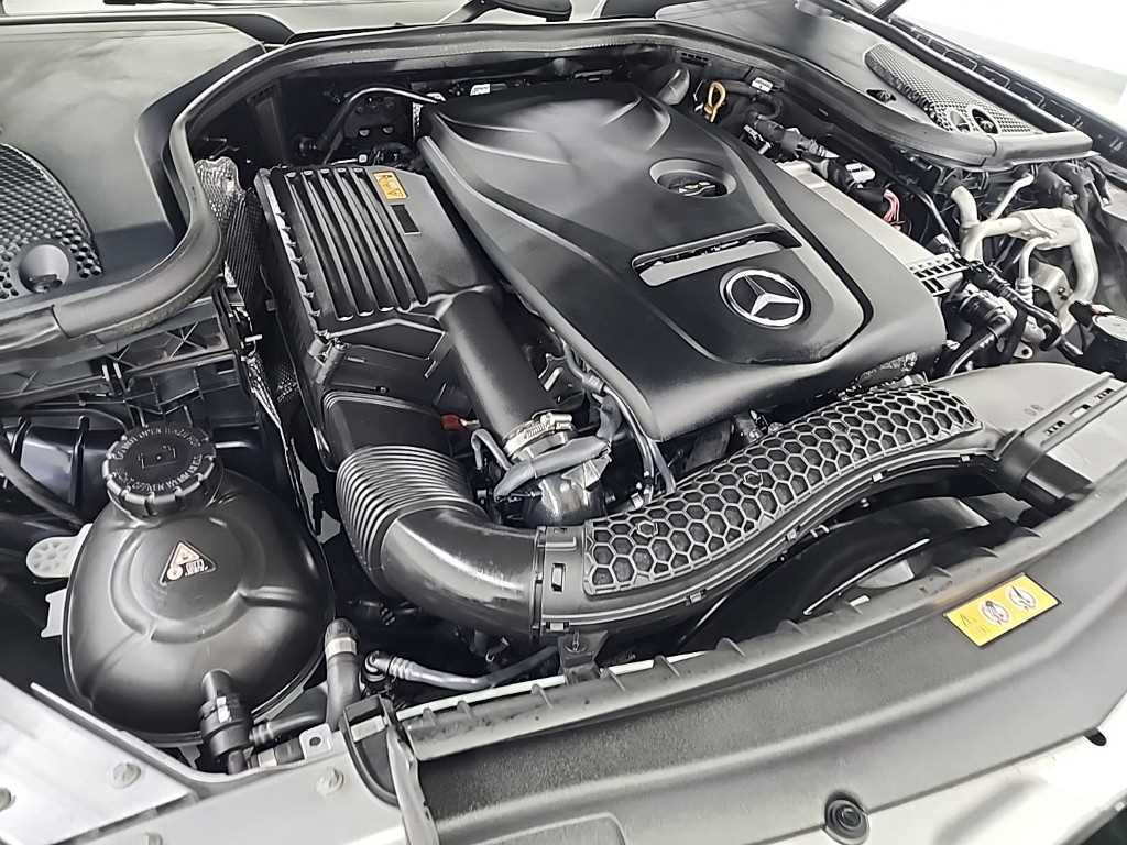 Mercedes Benz E class - Vista 5