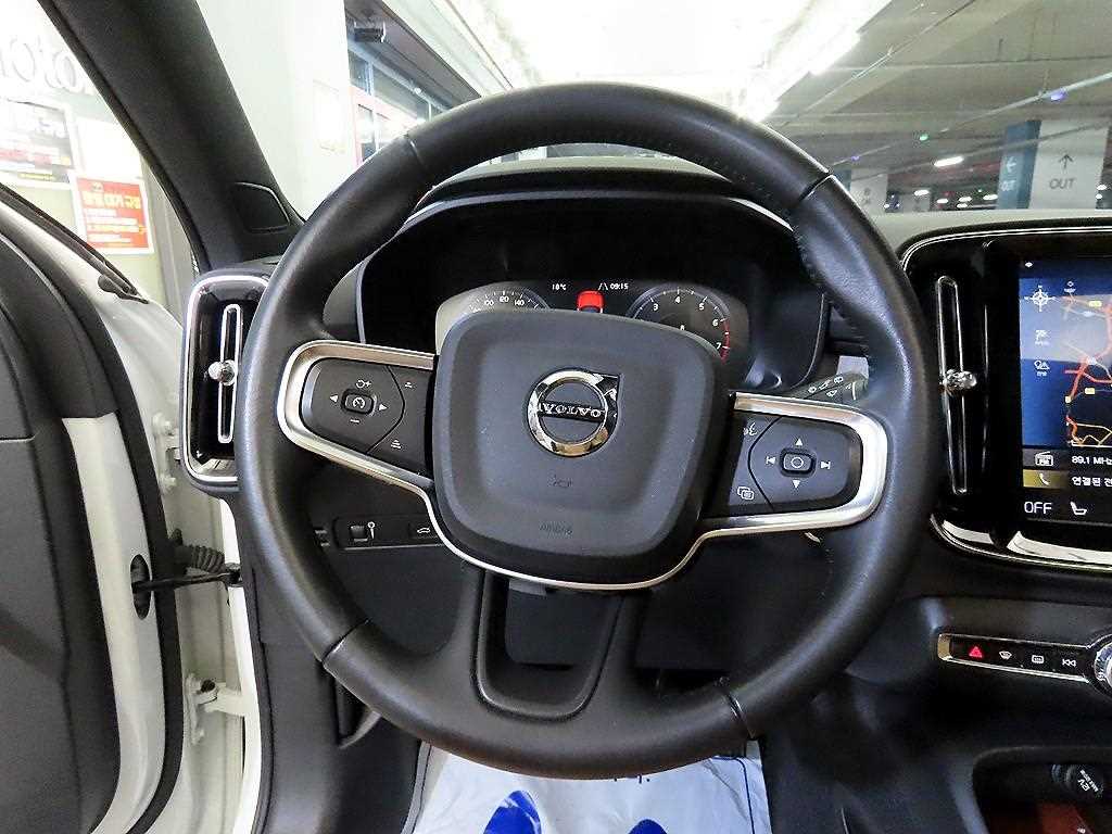 Volvo XC40 - Vista 8