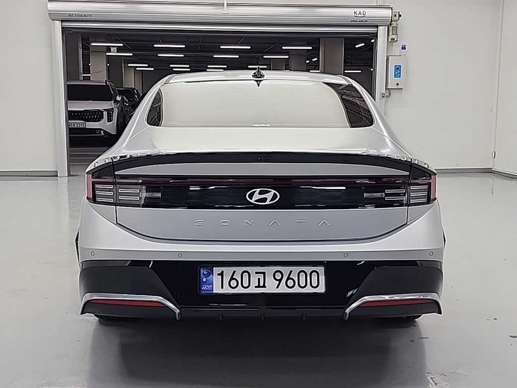 HYUNDAI Sonata - Vista 3