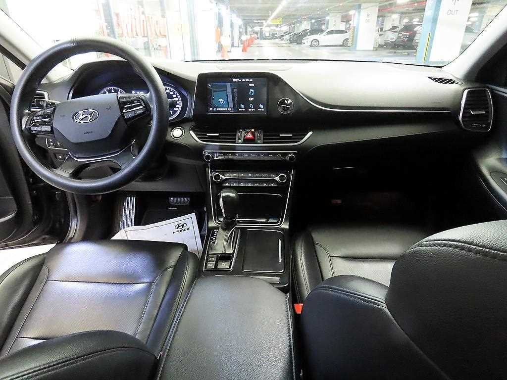 HYUNDAI Grandeur - Vista 10