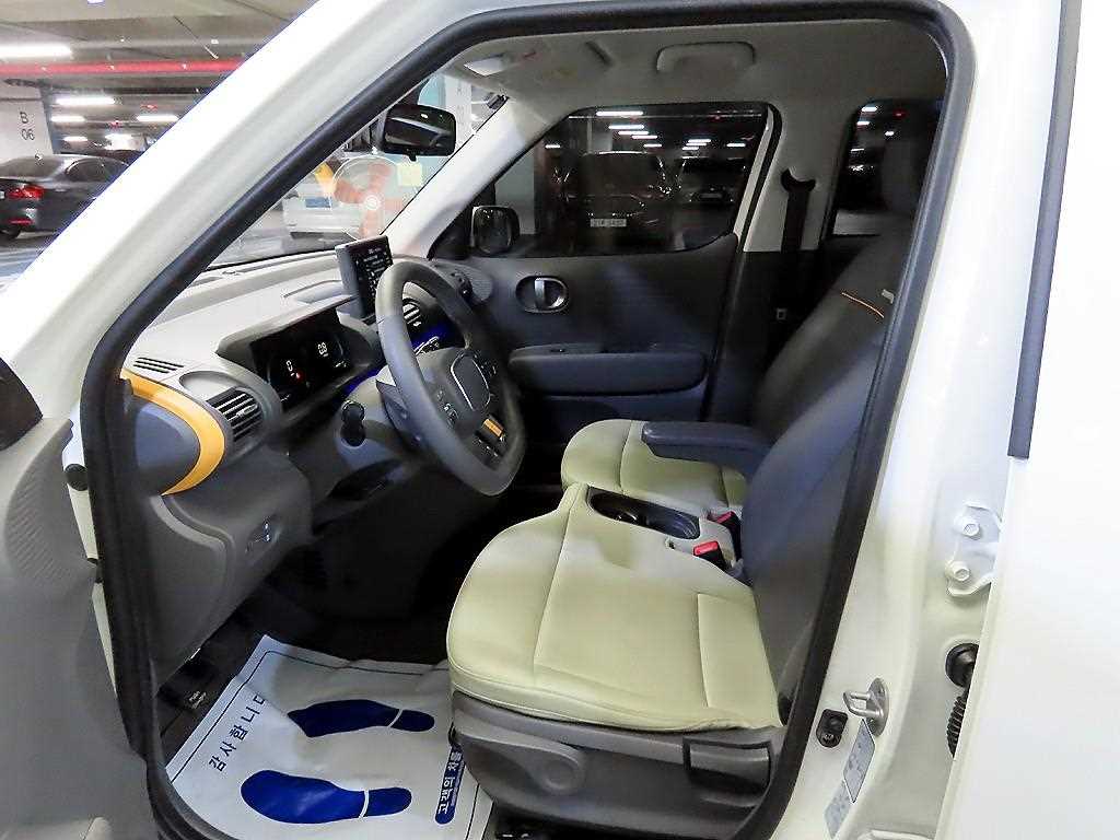 HYUNDAI Casper - Vista 6