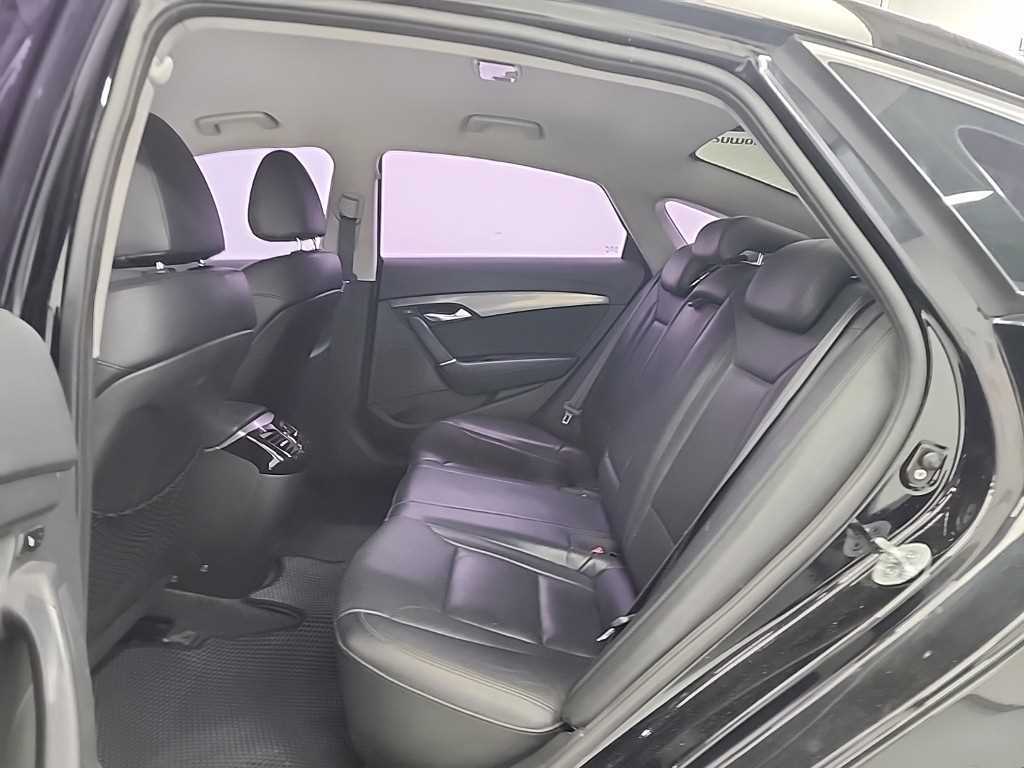 HYUNDAI i40 - Vista 12