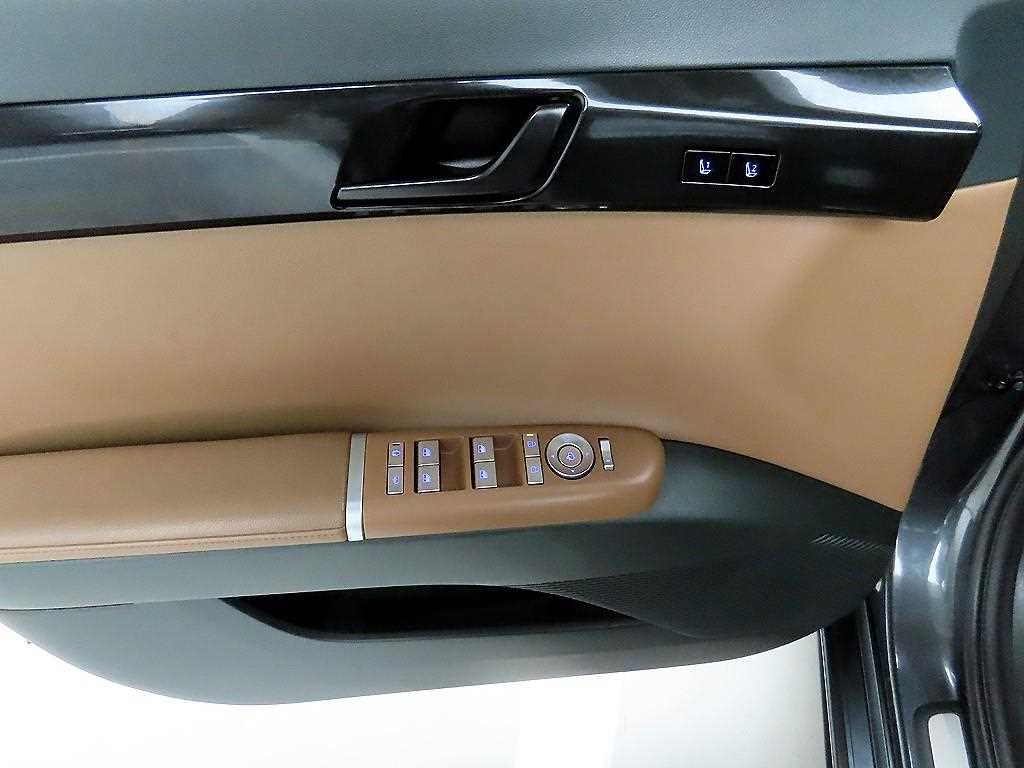 HYUNDAI Grandeur - Vista 11