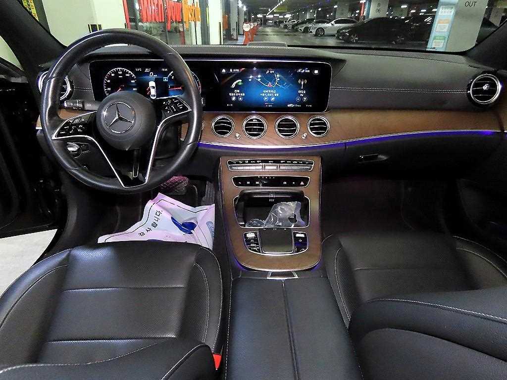 Mercedes Benz E class - Vista 10