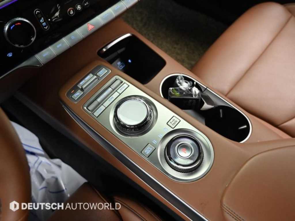 Genesis GV70 - Vista 9
