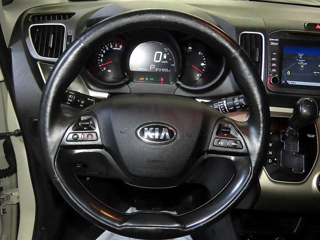 KIA Ray - Vista 8