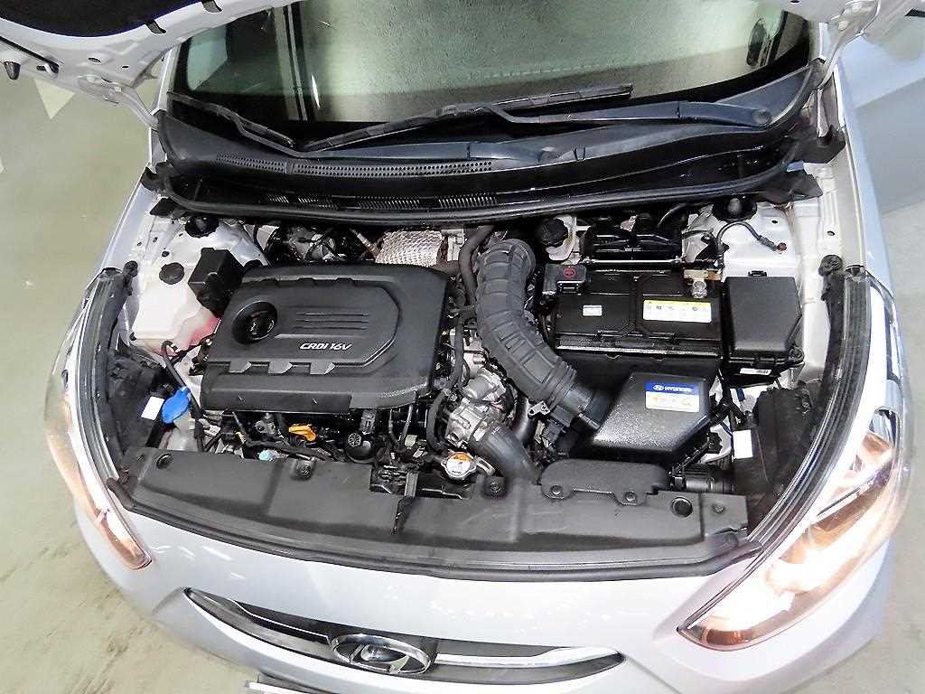 HYUNDAI Accent 2017 Plateado - Importación desde Corea - HF Imports Iquique - Foto 17