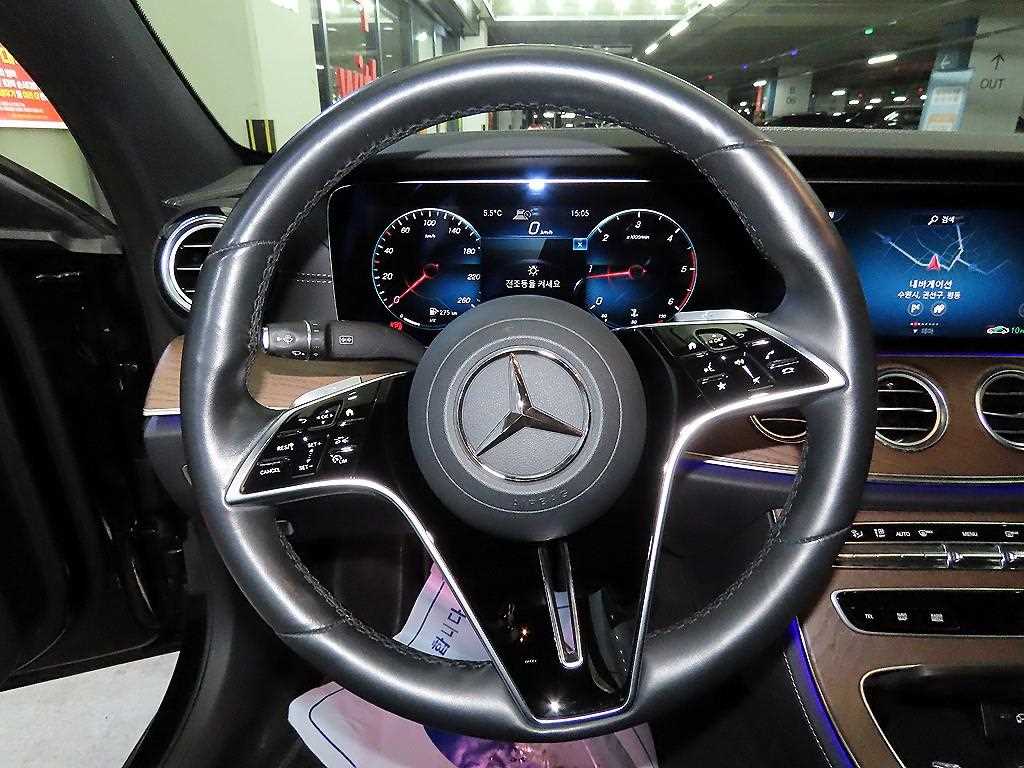 Mercedes Benz E class - Vista 8