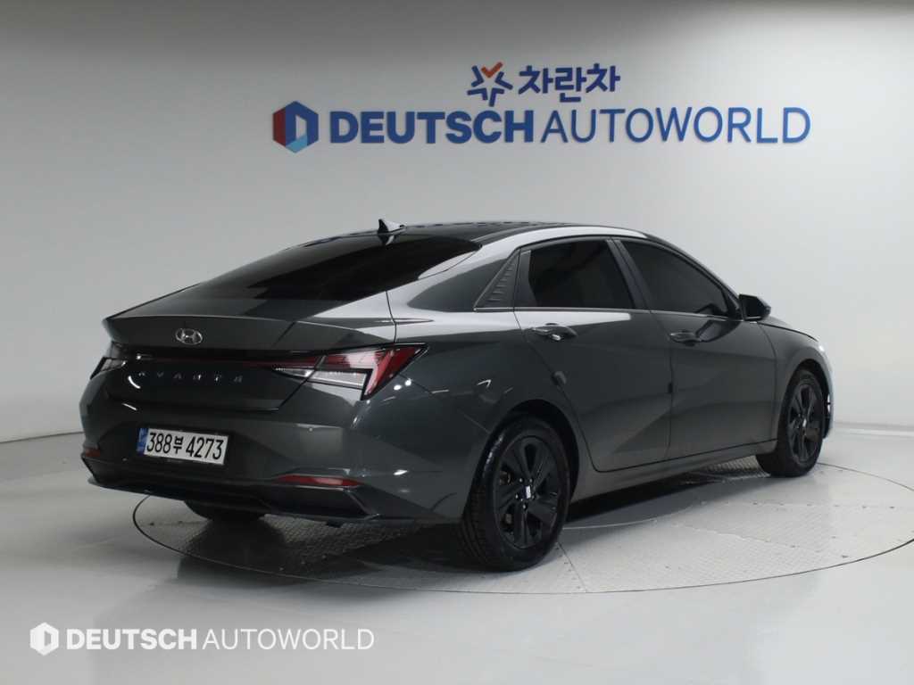 HYUNDAI Avante - Vista 2