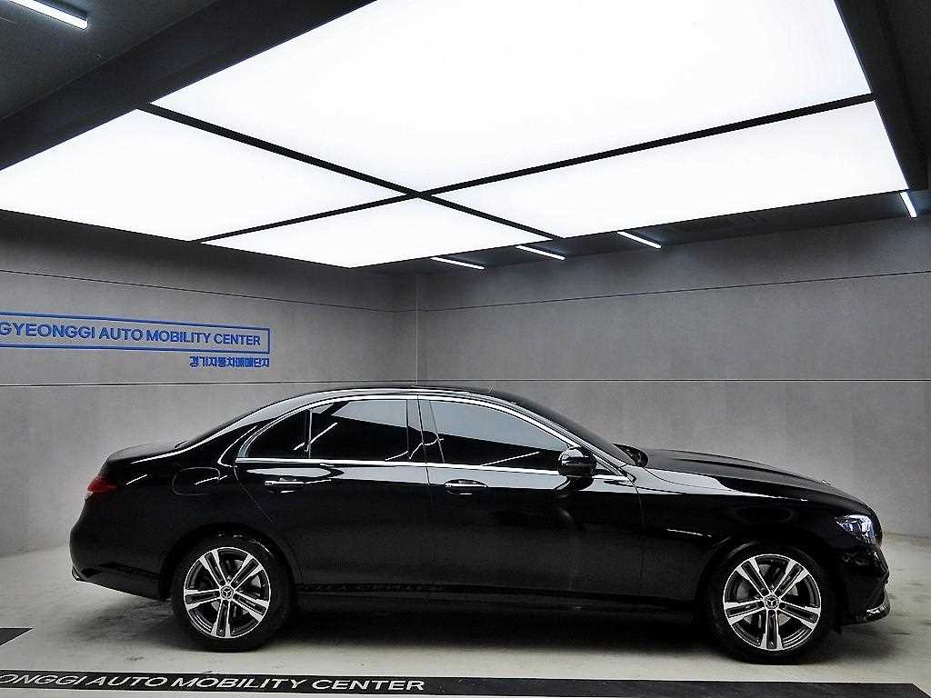 Mercedes Benz E class - Vista 2