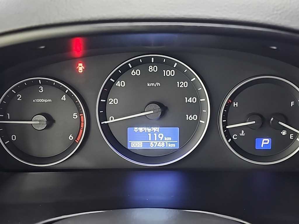 HYUNDAI Starex - Vista 6
