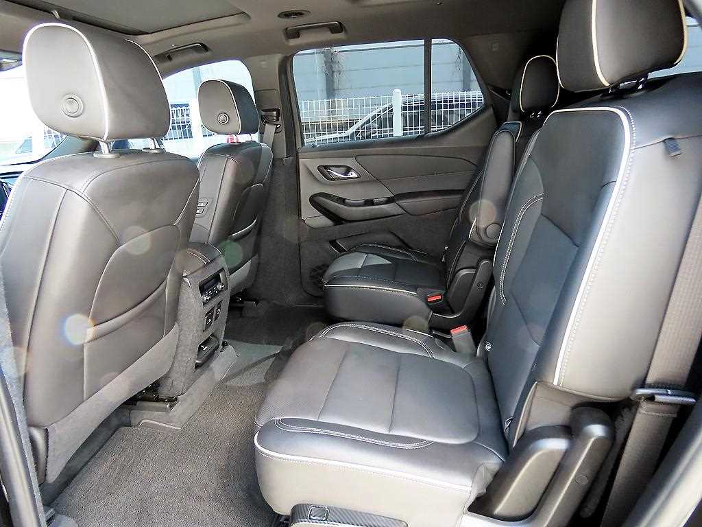 Chevrolet Travers - Vista 6