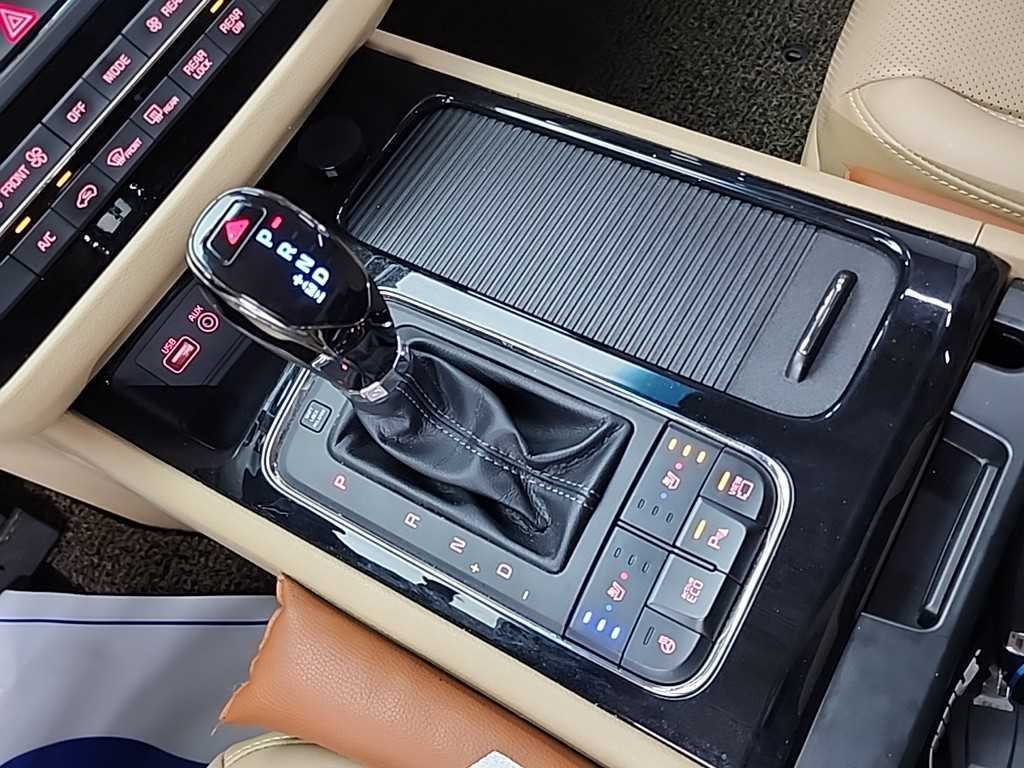 KIA Carnival - Vista 8
