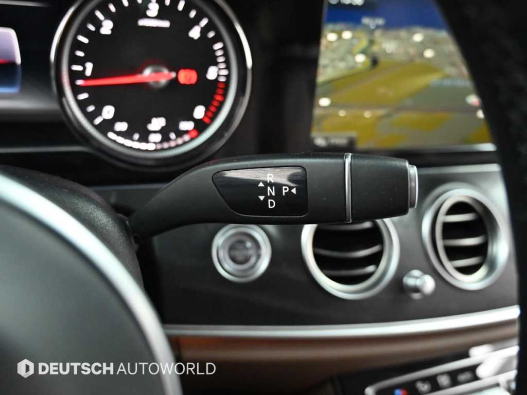 Mercedes Benz E class - Vista 9