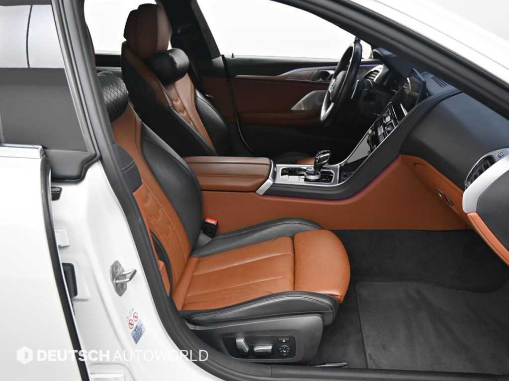 BMW 8 Series - Vista 10