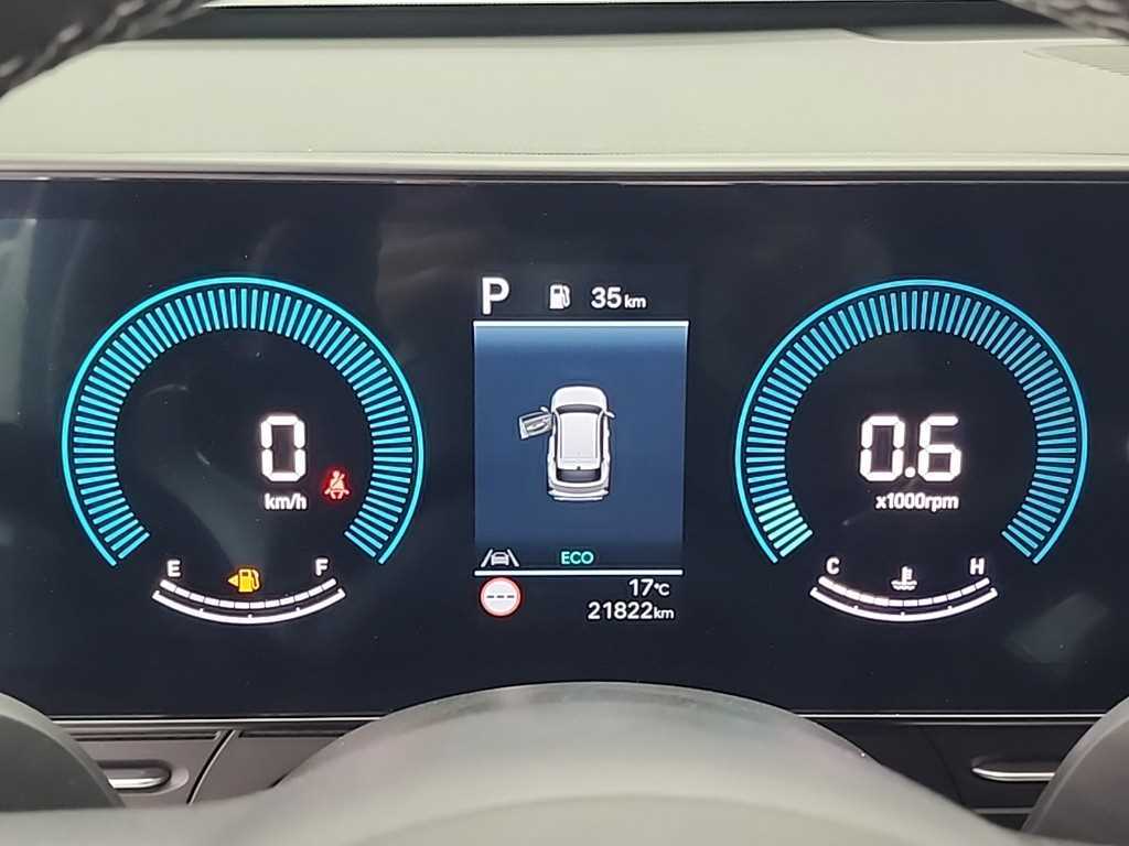 HYUNDAI Kona - Vista 6