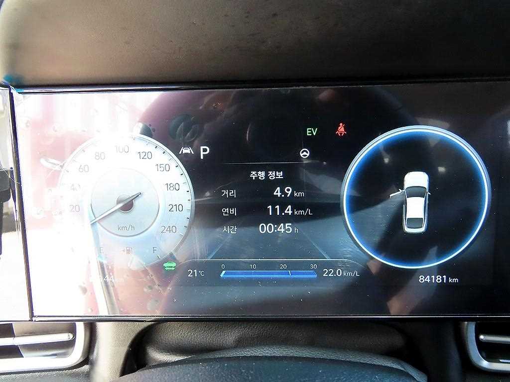 HYUNDAI Avante - Vista 9
