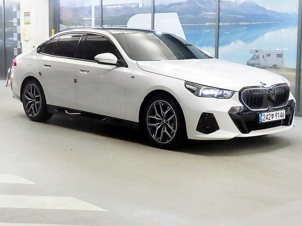 BMW 5 Series 2024 Blanco - Importación desde Corea - HF Imports Iquique - Foto 1
