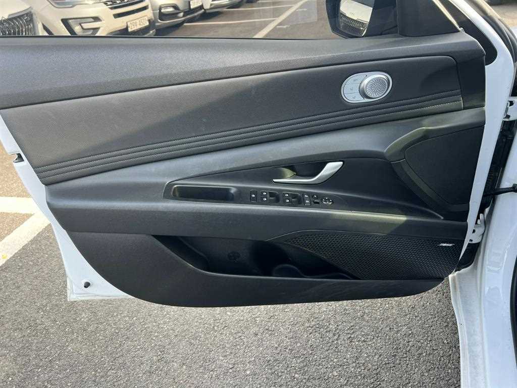 HYUNDAI Avante - Vista 5