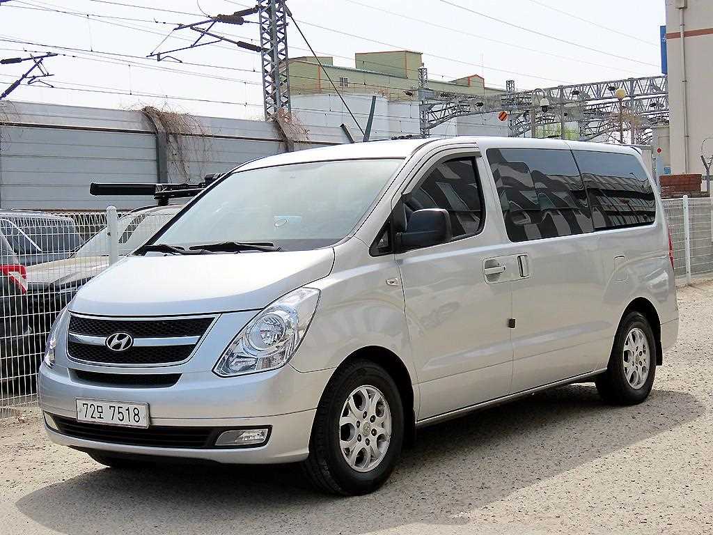 HYUNDAI Starex - Vista 2